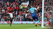 Manchester United de Alexis Sánchez sufrió para vencer en la agonía a Arsenal