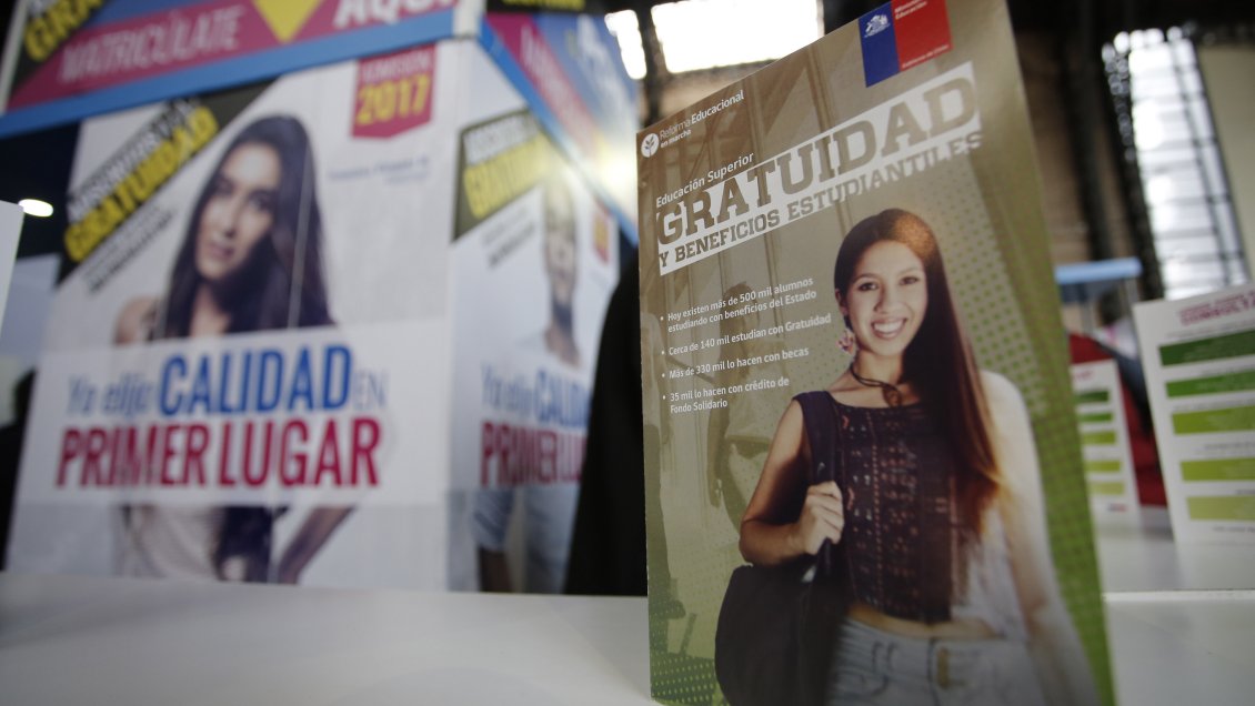 Mineduc: Más de 556 mil estudiantes accedieron a beneficios económicos en 2018