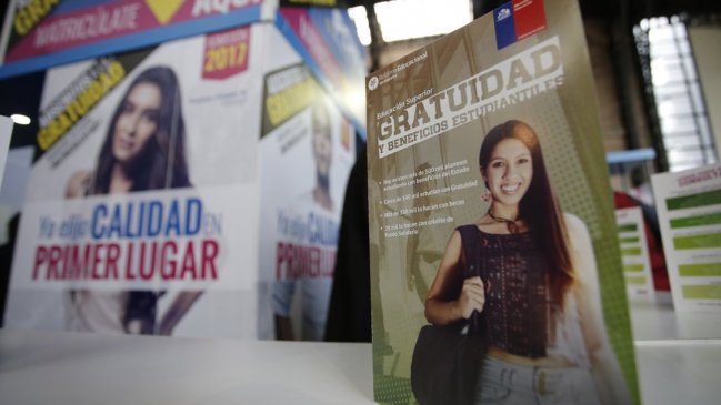 Mineduc: Más de 556 mil estudiantes accedieron a beneficios económicos en 2018