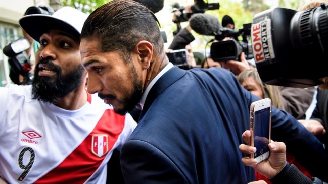 Paolo Guerrero antes de comparecer en el TAS: 