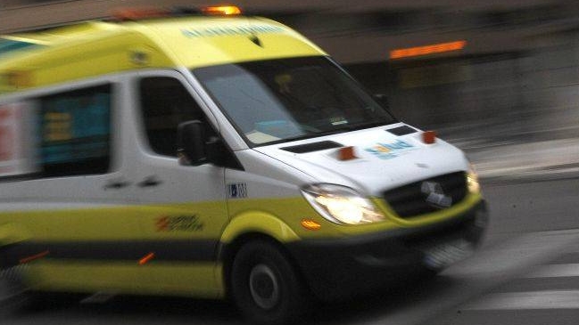 Conductor y paramédico fueron detenidos por estar drogados y perder un paciente