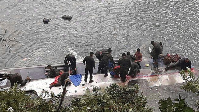 Accidente de bus en Cochamó: Evalúan traslado a Santiago de sargento gravemente herido