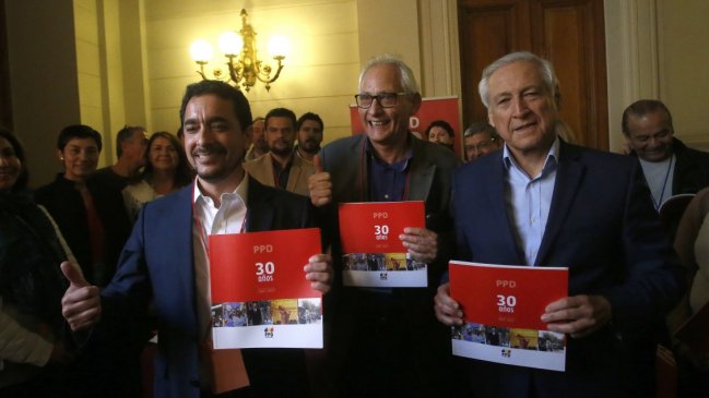 Candidatos a presidir el PPD se encontraron en consejo nacional del partido