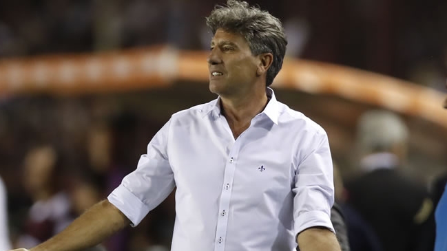 Entrenador de Gremio ofreció un auto al jugador que marque un gol de chilena