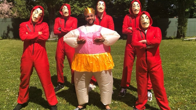 La excéntrica celebración de Dani Alves en su cumpleaños 35