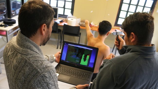 Internos en centro del Sename de Valdivia construirán prótesis para joven de Talca