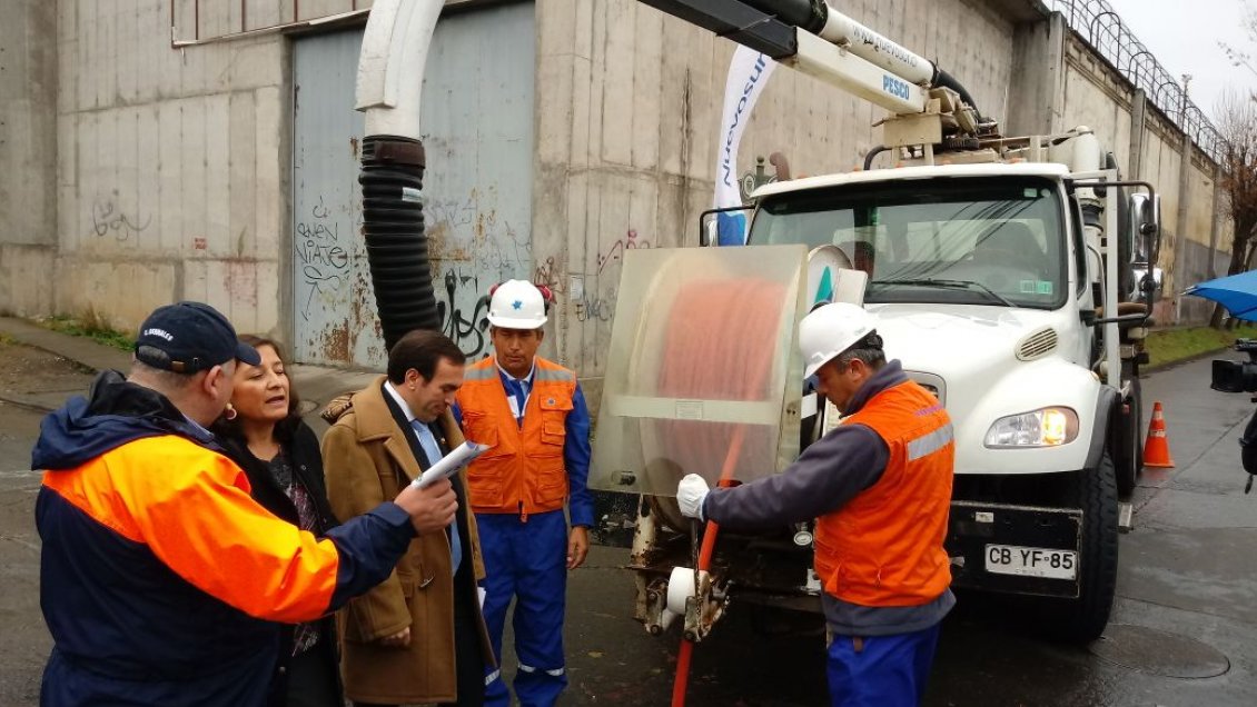 Con limpieza de colectores en Talca activan Plan Invierno en el Maule