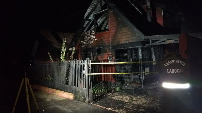 Rio Bueno: Adulto mayor falleció calcinado en incendio de su vivienda