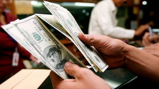 El dólar vuelve a subir con fuerza en Argentina