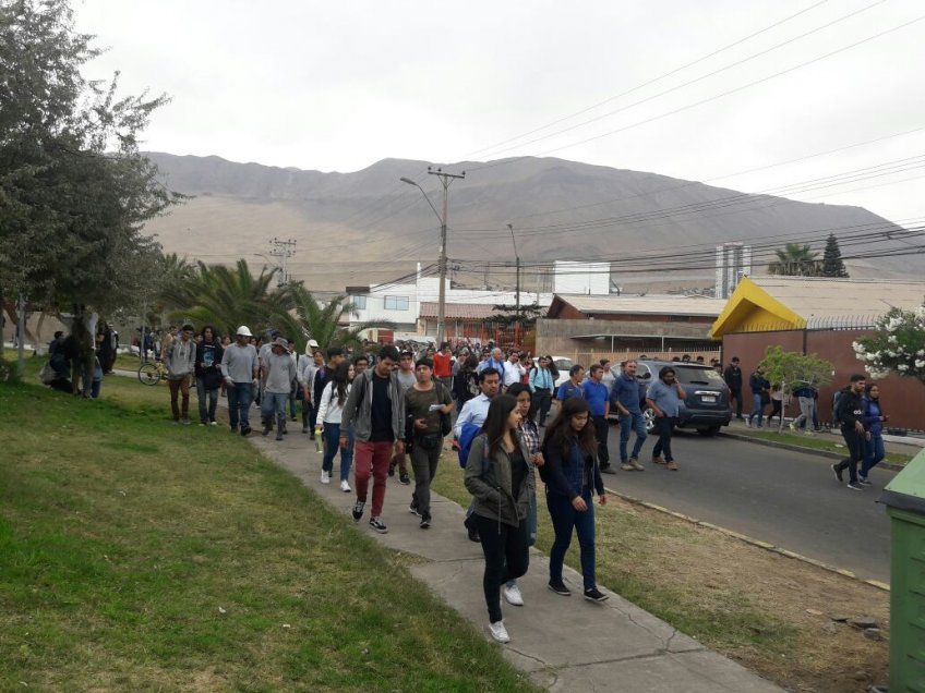 Tres mil personas evacuaron en primer simulacro de tsunami de la Universidad Arturo Prat en Iquique
