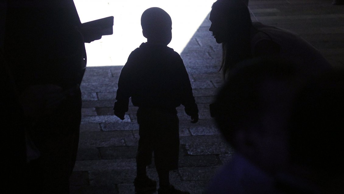 Arica: Llevan a juicio a pareja que educa a su hija fuera del sistema escolar tradicional