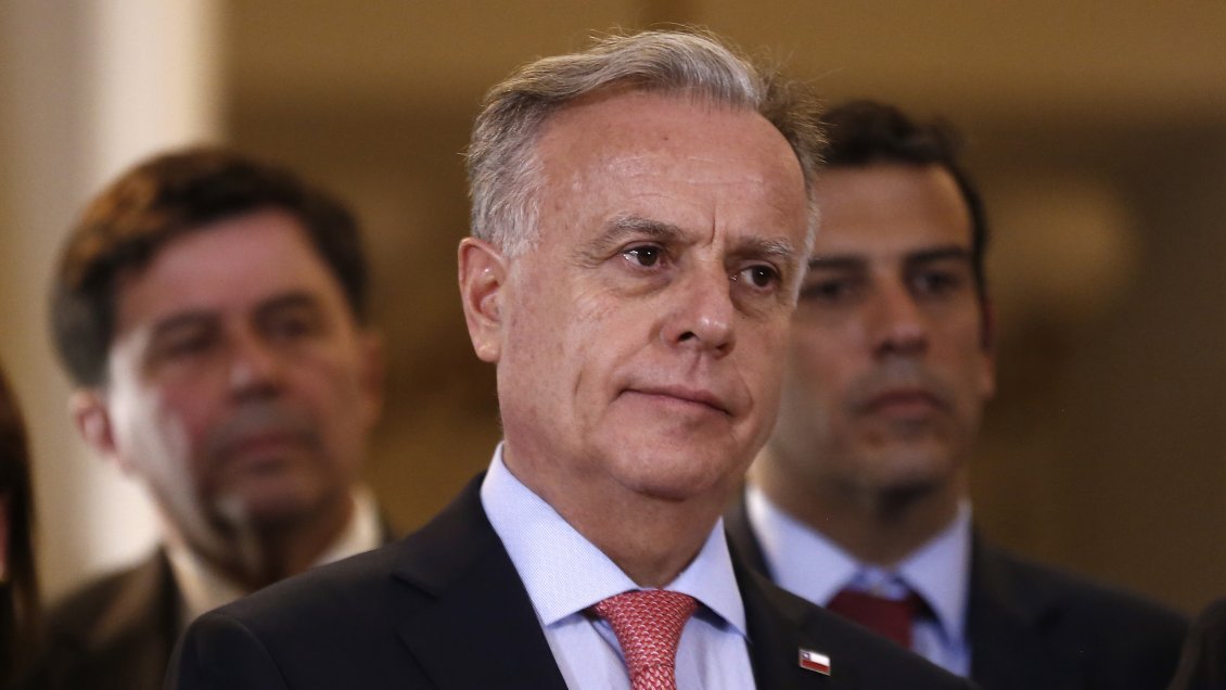 Ex ministro de Salud Álvaro Erazo: Al doctor Santelices hay que darle tiempo