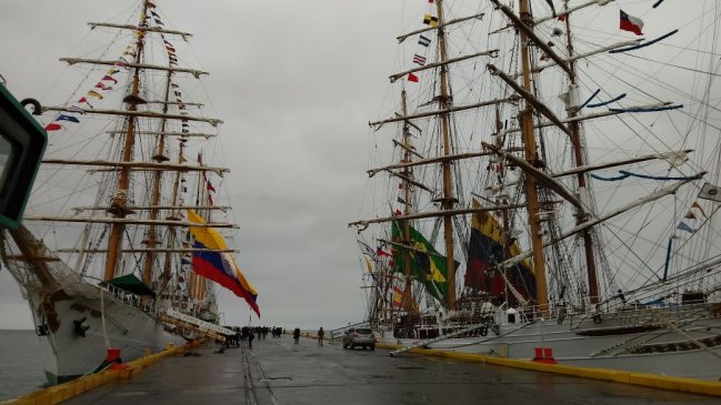 Buques escuela que participan en la regata 