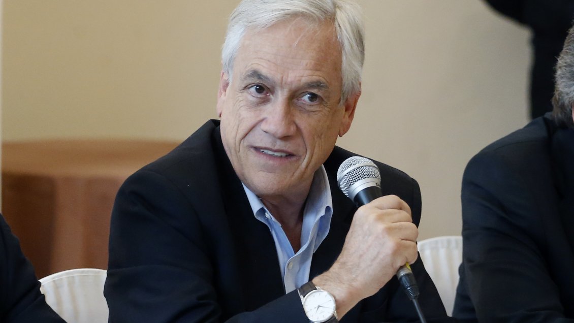 Presidente Piñera postergó gira por Europa debido a 