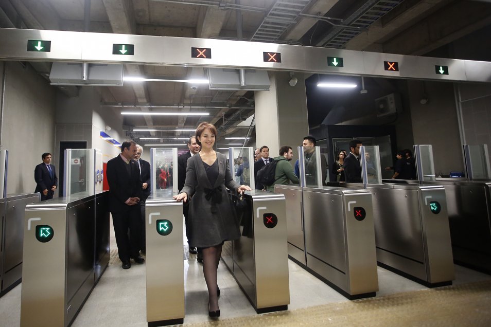 Fotos] Autoridades inauguraron nuevo acceso a estación Los Leones en Línea  6 del Metro 