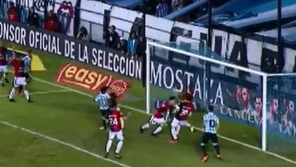 Jugador de Racing desperdició increíble gol debajo del arco