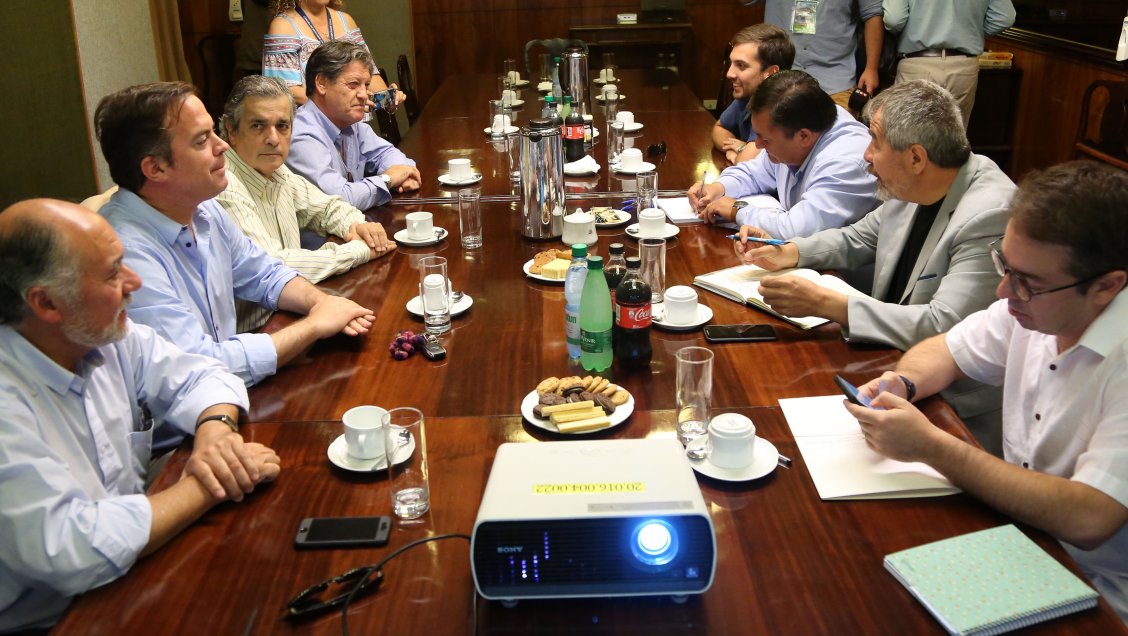 Bancada DC se restó de la acusación constitucional contra el ministro de Salud