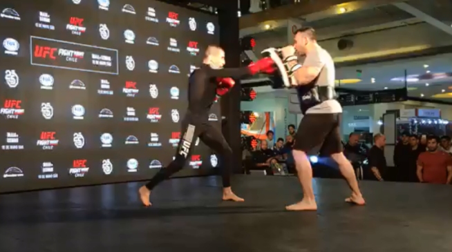 Diego Rivas y estrellas de la UFC deslumbraron en entrenamiento abierto
