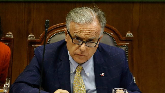 PC apoyará acusación constitucional contra el ministro de Salud, Emilio Santelices