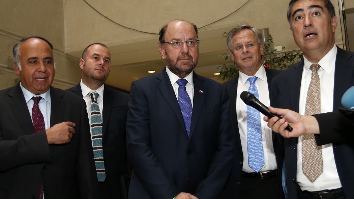 RN se reunió con el ministro Moreno por supuesta preferencia hacia la UDI