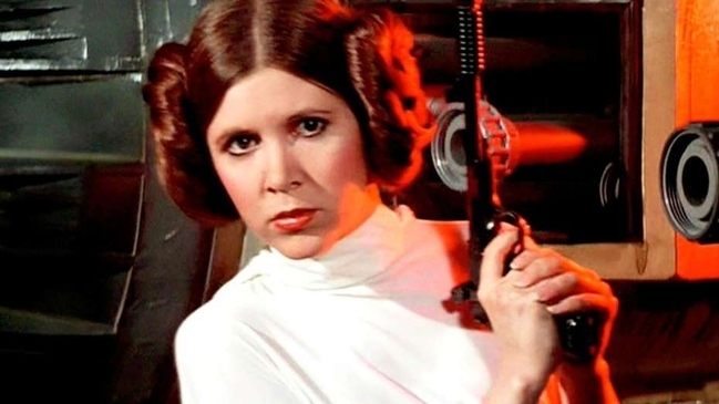 Burlas genera confusión de seremi de Cultura con Carrie Fisher
