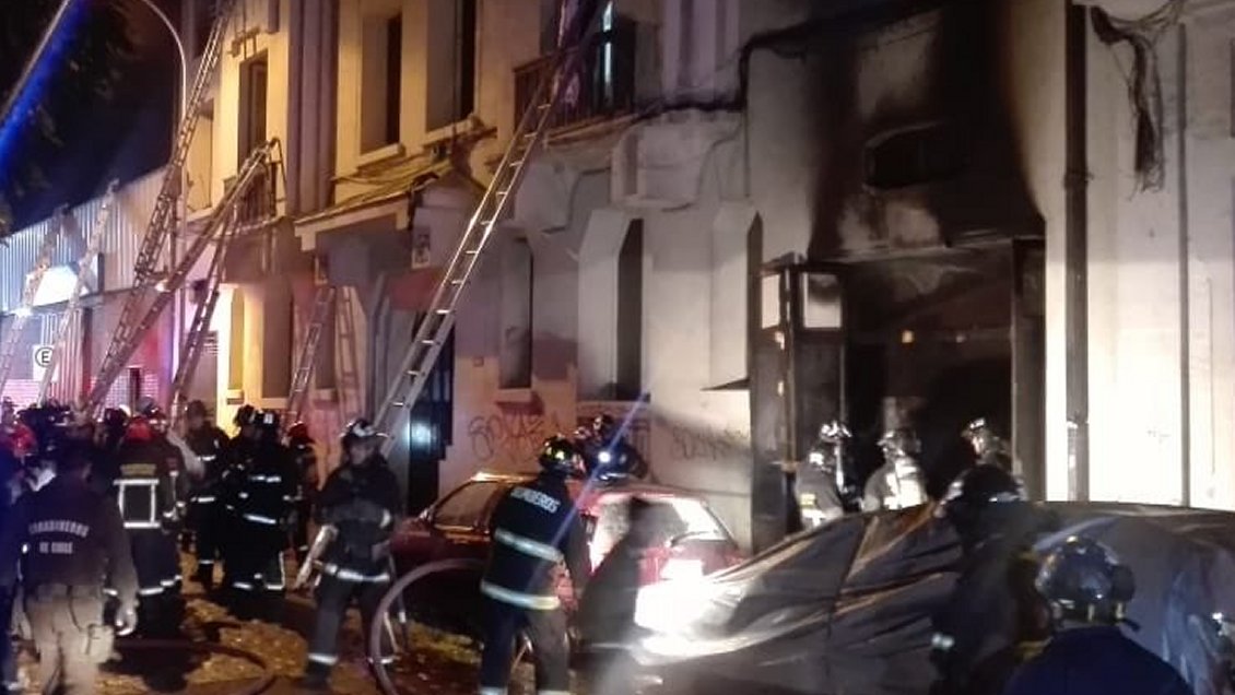 Incendio en cité afectó a más de 60 de familias: Al menos siete lesionados y dos damnificados