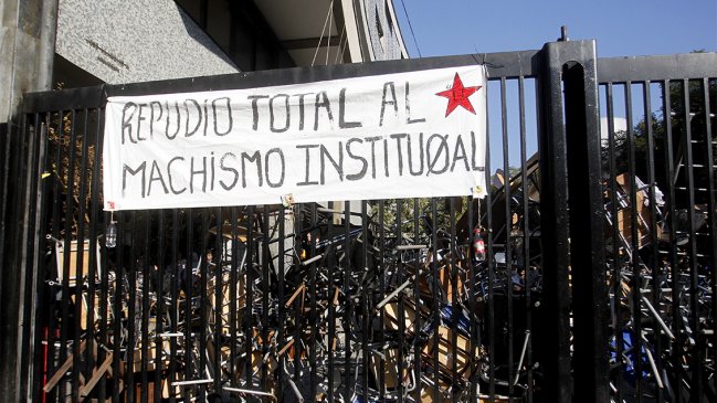 Tras toma, el Instituto Nacional retoma sus clases el martes