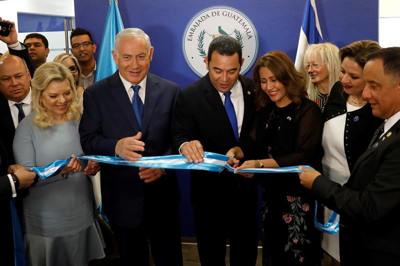 Polémica en Guatemala: Gobierno se niega a informar quién costeó viaje de comitiva a Israel