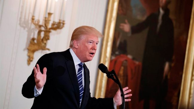 Trump eleva sanciones contra Maduro y Casa Blanca no descarta 