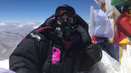  Montañista chilena que escaló el Everest: Las mujeres somos fuertes y poderosas  