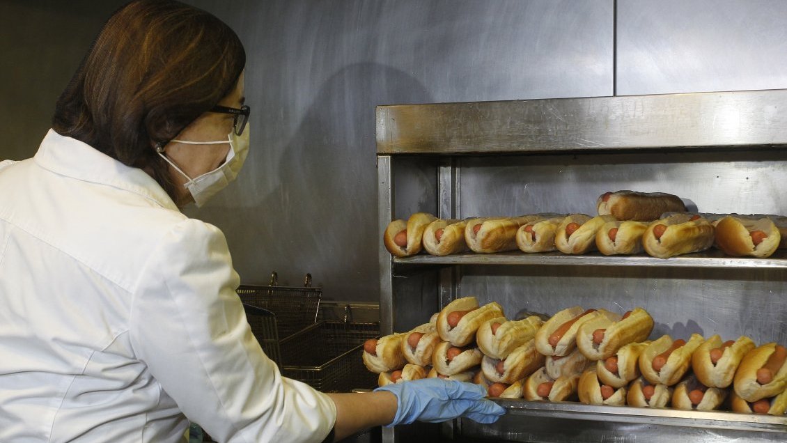 En el Día del Completo, prohíben funcionar a la Fuente de Soda Clinton