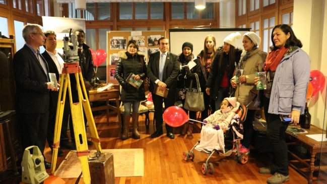 Talca: Residentes extranjeros participaron de tour cívico patrimonial