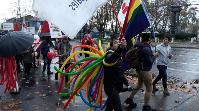 Talca: Jóvenes y familia marcharon por la diversidad sexual y equidad género
