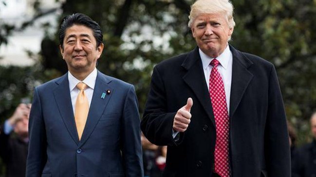 Trump se reunirá con primer ministro japonés para coordinar posible cumbre con Kim Jong-un