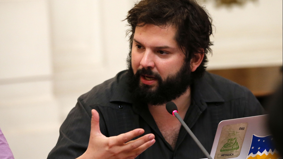 Boric por adopciones: Debe primar el interés superior del niño por sobre el tipo de familia