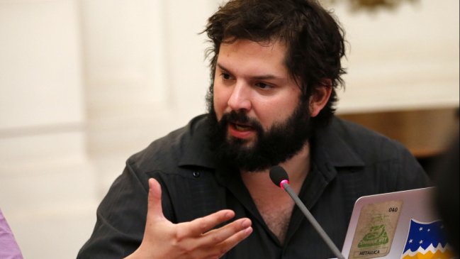 Boric por adopciones: Debe primar el interés superior del niño por sobre el tipo de familia