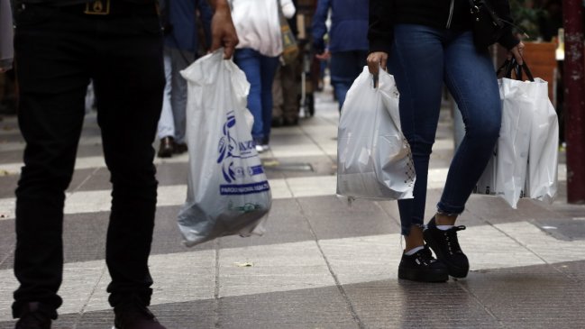 La prohibición de bolsas plásticas en todo Chile está a un paso de convertirse en ley