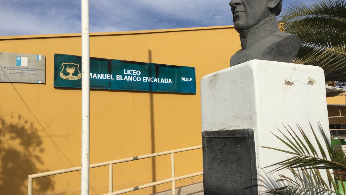 Suspenden a directora de liceo de Caldera tras movilización de profesores y estudiantes