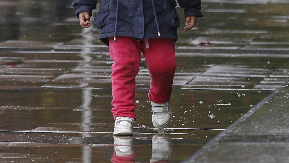 Matrimonio italiano adoptó a niña chilena y luego la abandonó