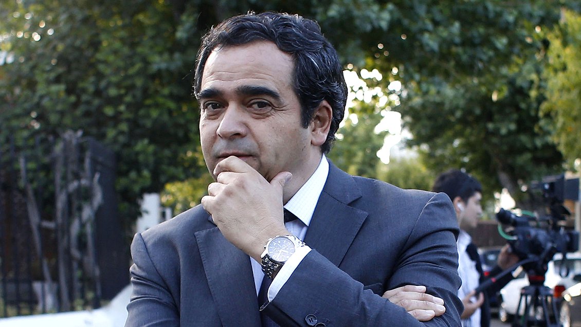 Jaime Quintana: Bachelet no se quedó en Chile para estar callada