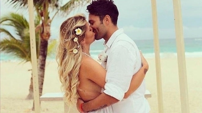 Menú cosmopolita y gran variedad de tragos destacan en el matrimonio de Coté López y 