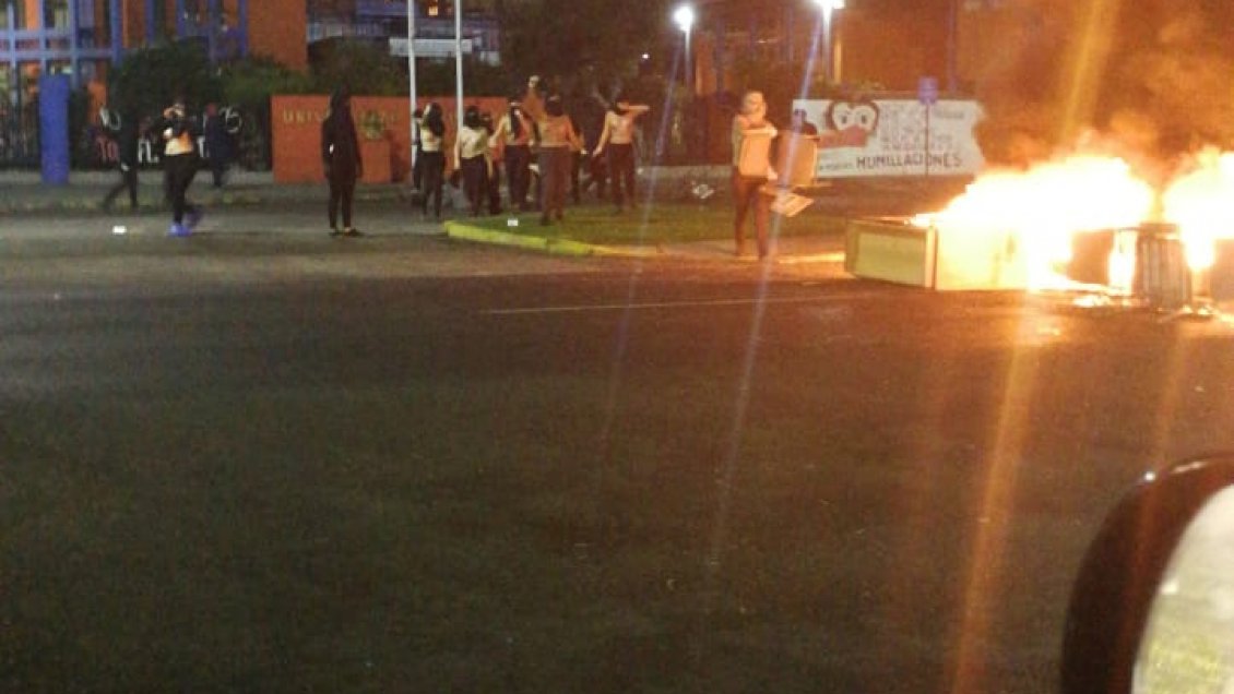 Universidades de Iquique fueron tomadas por encapuchados