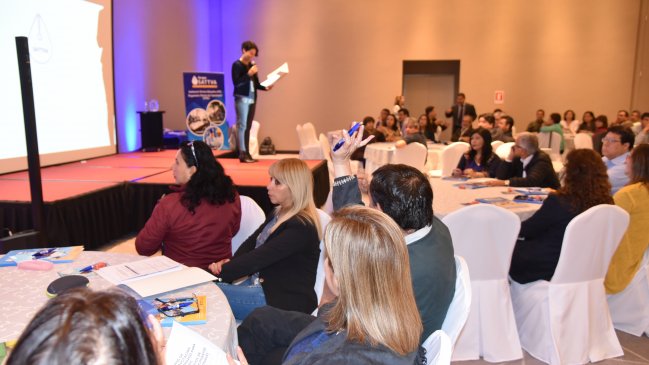 Arica: 66 profesores municipales se capacitan en taller de liderazgo