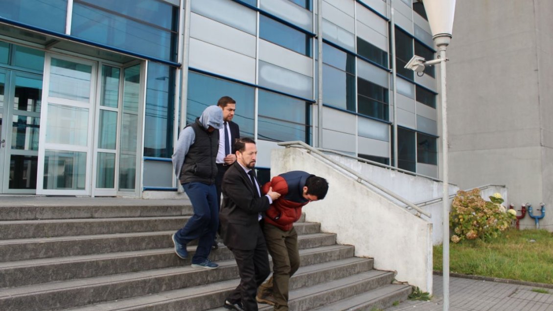 Puerto Montt: Dos jóvenes fueron detenidos por cultivo y tráfico de marihuana