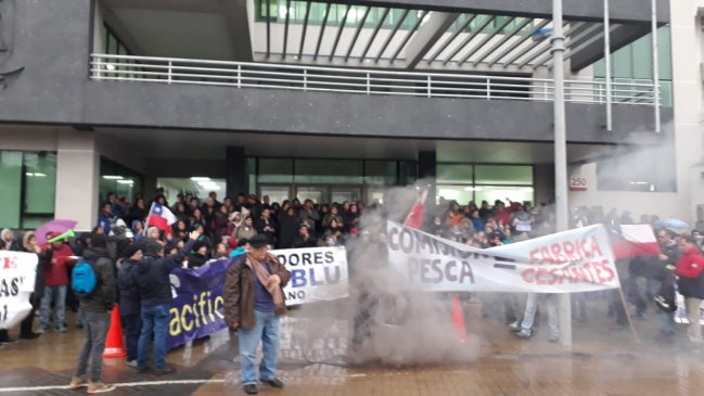 Biobío: Pescadores industriales se manifiestan para exigir veto presidencial a captura de jibia