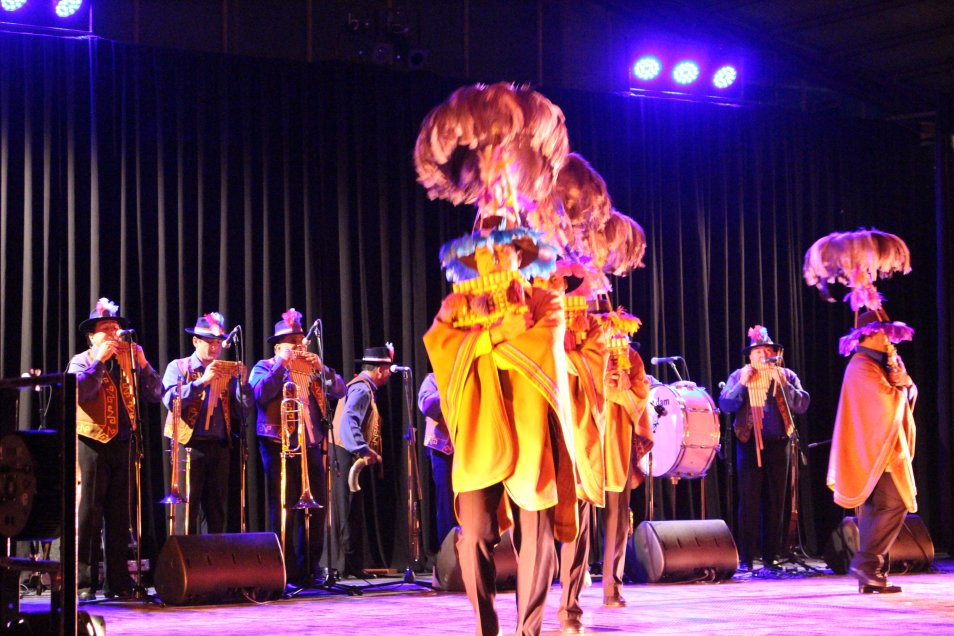 En Huara ovacionan al Bafona