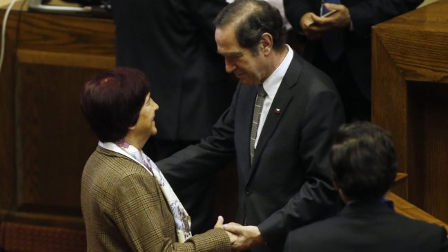 Ministro Hernán Larraín enfrenta interpelación ante la Cámara de Diputados