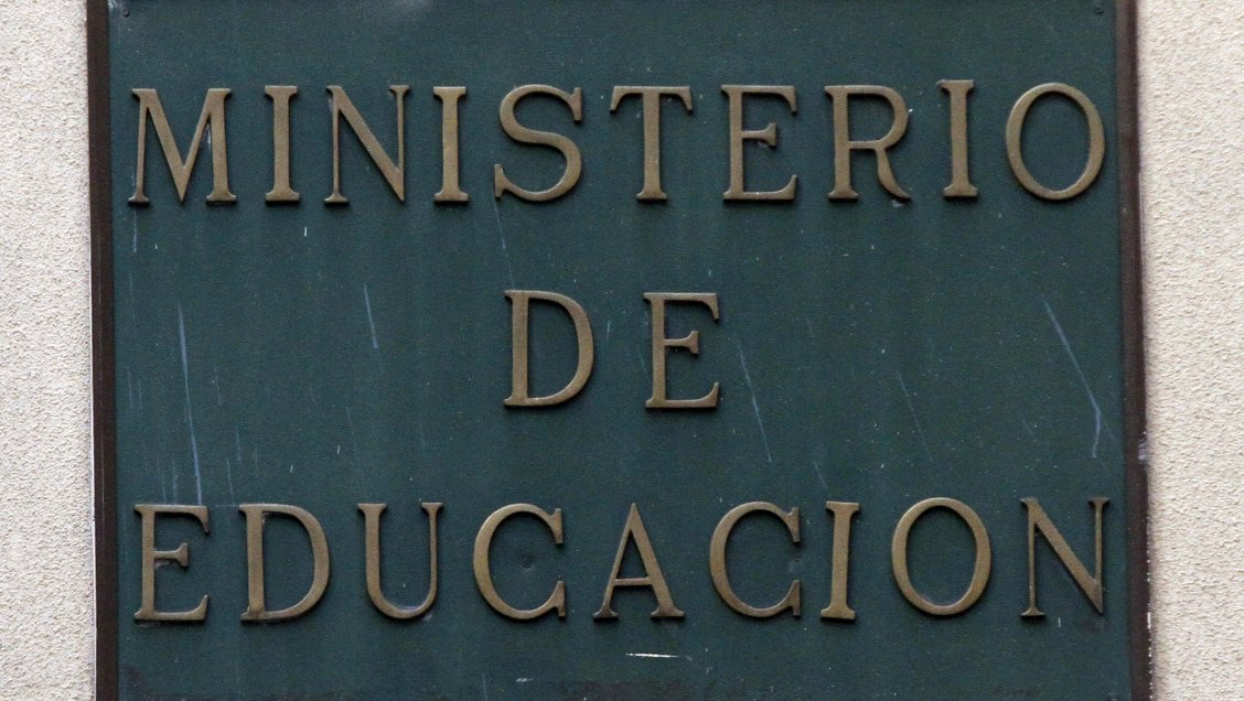 Corte acogió recurso en contra del Mineduc por eliminar beca de una alumna prioritaria
