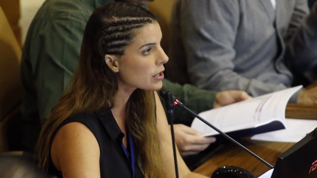 Acusación constitucional: Frente Amplio critica 