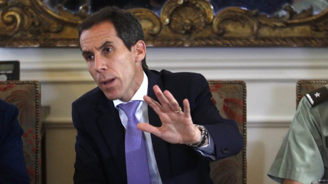 Alcalde de Santiago amenaza hasta con 